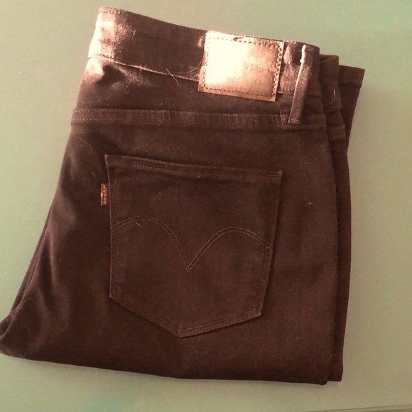 Like New - Levi Black Mid Rise Skinny - Picture 1 of 3